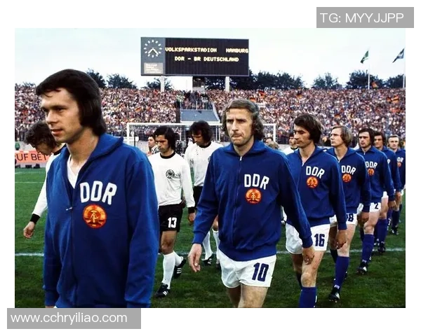 怀念足球传奇星辰陨落的瞬间与永恒的荣耀